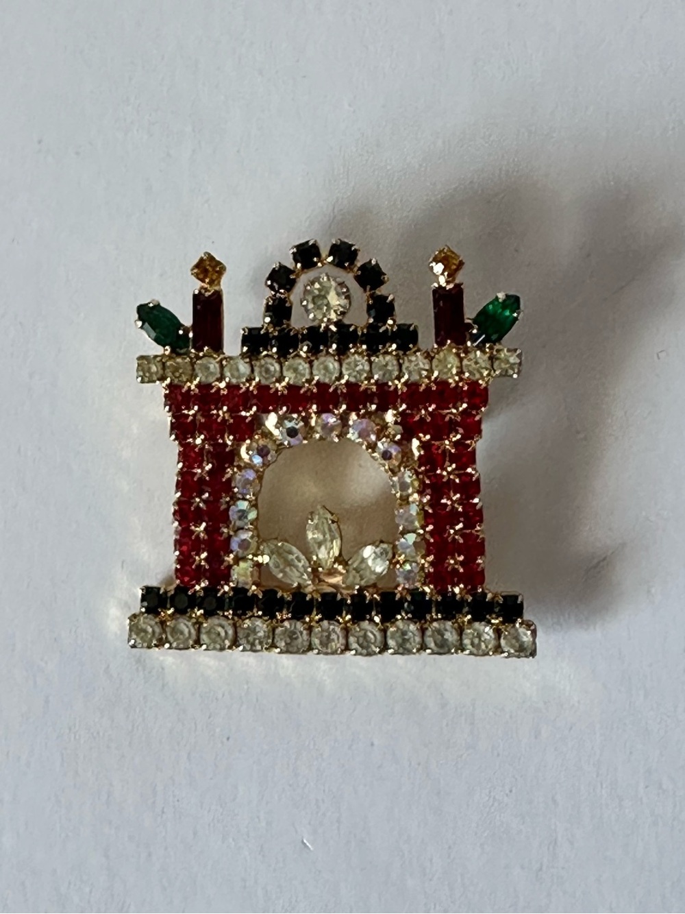 Rare Vintage Christmas Fireplace Brooch Pin in Gold tone & Rhinestones